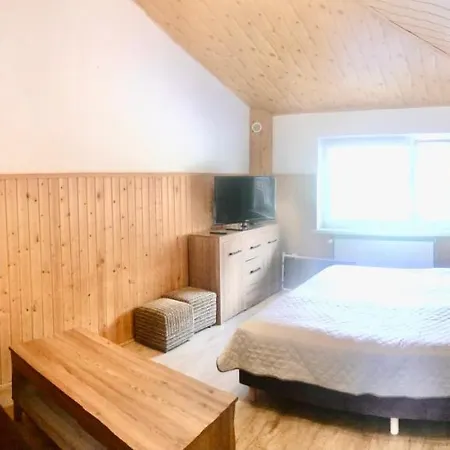 Gosciniec Nad Zalewem Guest house