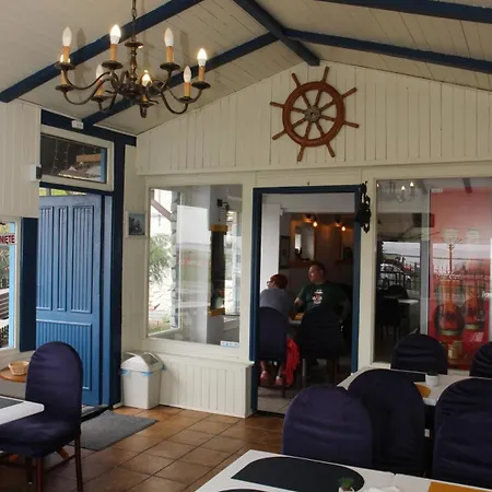 Gosciniec Nad Zalewem ゲストハウス Kąty Rybackie