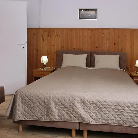 Gosciniec Nad Zalewem 4*