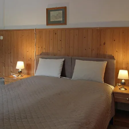 Gosciniec Nad Zalewem 3*