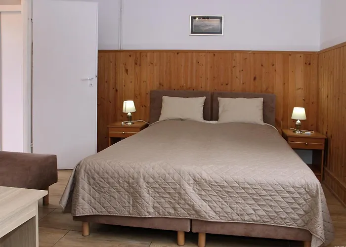 Gosciniec Nad Zalewem 3*